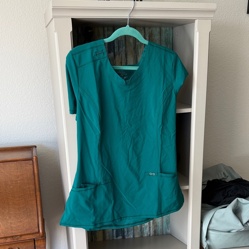 Cherokee infinity scrub top